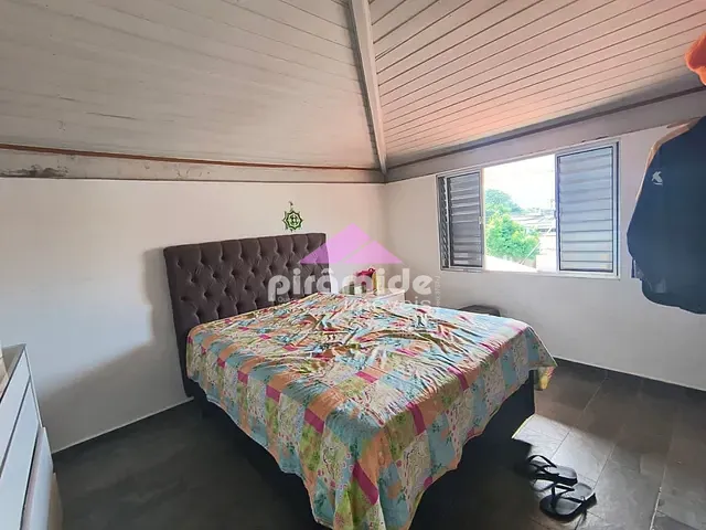 Casa com 250m² 5 quartos e 3 banheiros, à venda, no bairro Poiares em Caraguatatuba