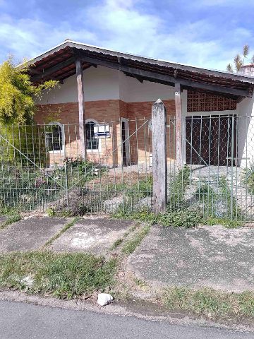 Casa com 300m² 3 quartos e 1 banheiro, à venda, no bairro Jardim Santa Cecília em Pindamonhangaba