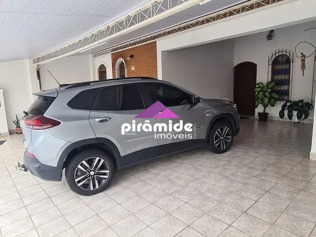 Casa com 250m² 3 quartos e 3 banheiros, à venda, no bairro Jardim das Indústrias em São José dos Campos