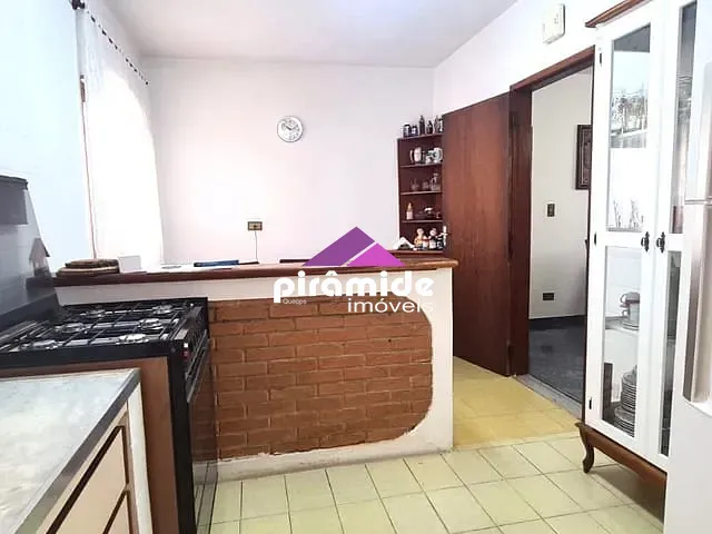 Casa com 250m² 3 quartos e 3 banheiros, à venda, no bairro Jardim das Indústrias em São José dos Campos