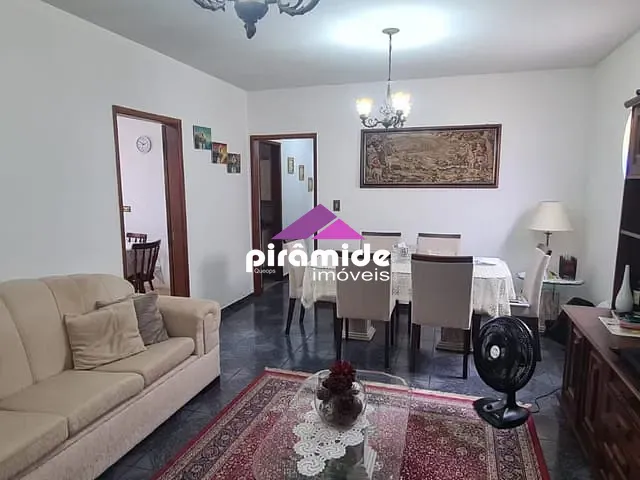 Casa com 250m² 3 quartos e 3 banheiros, à venda, no bairro Jardim das Indústrias em São José dos Campos