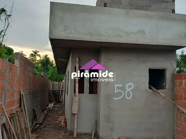 Casa com 138m² 2 quartos e 2 banheiros, à venda, no bairro Pontal de Santa Marina em Caraguatatuba