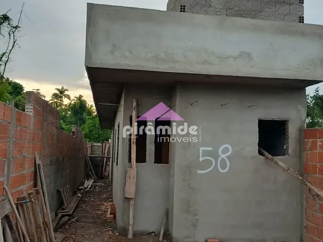 Casa com 138m² 2 quartos e 2 banheiros, à venda, no bairro Pontal de Santa Marina em Caraguatatuba