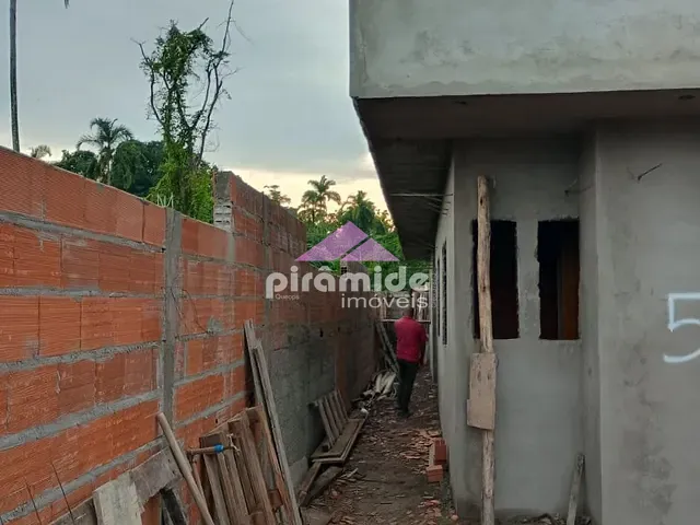 Casa com 138m² 2 quartos e 2 banheiros, à venda, no bairro Pontal de Santa Marina em Caraguatatuba