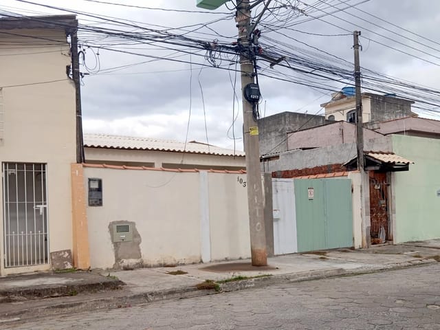 Casa 2 quartos e 1 banheiro, à venda, no bairro Chácara Tropical em Potim