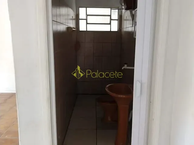 Casa 1 quarto e 1 banheiro, para alugar, no bairro Loteamento João Tamborindeguy Fernandes em Pindamonhangaba