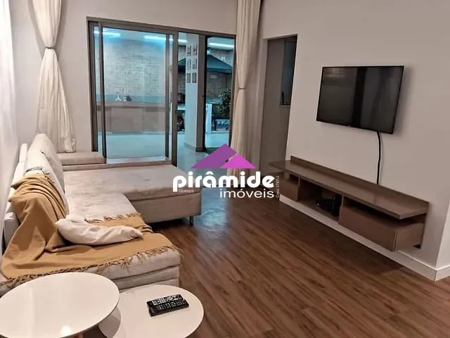 Casa com 138m² 2 quartos e 2 banheiros, à venda, no bairro Eugênio de Mello em São José dos Campos