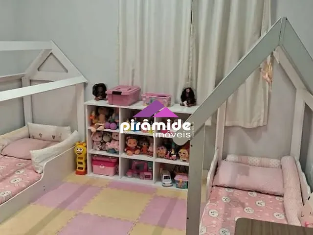 Casa com 138m² 2 quartos e 2 banheiros, à venda, no bairro Eugênio de Mello em São José dos Campos
