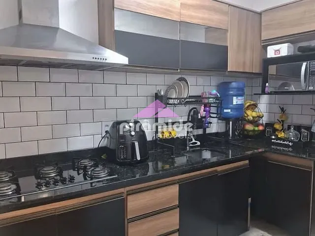 Casa com 138m² 2 quartos e 2 banheiros, à venda, no bairro Eugênio de Mello em São José dos Campos
