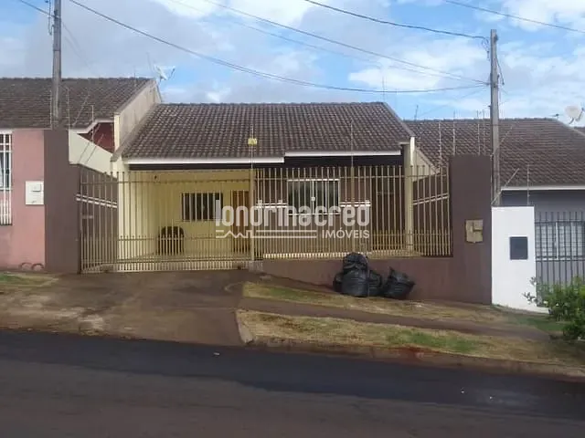 Casa com 156m² 3 quartos e 2 banheiros, à venda, no bairro Conjunto Habitacional Requião em Maringá