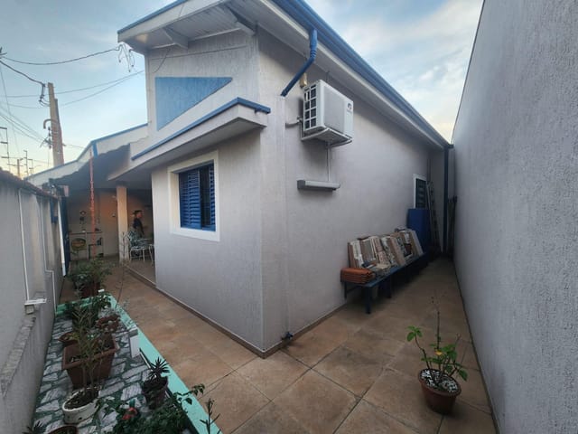 Casa 6 quartos e 3 banheiros, à venda, no bairro Alto do Cardoso em Pindamonhangaba
