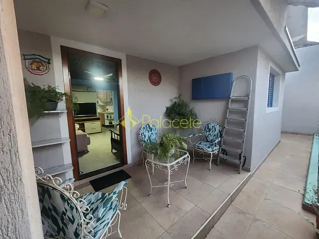 Casa 6 quartos e 3 banheiros, à venda, no bairro Alto do Cardoso em Pindamonhangaba
