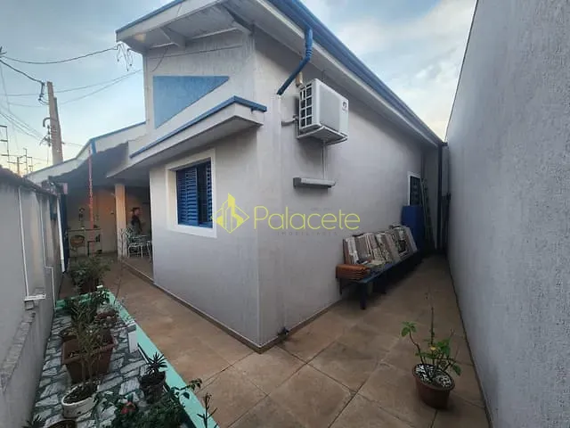 Casa 6 quartos e 3 banheiros, à venda, no bairro Alto do Cardoso em Pindamonhangaba
