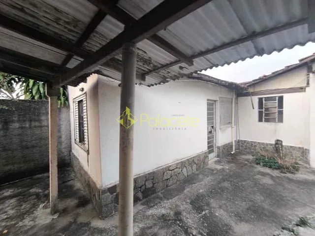 Casa com 300m² 4 quartos e 2 banheiros, à venda, no bairro Jardim Boa Vista em Pindamonhangaba