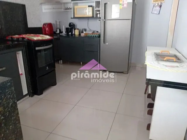 Casa com 150m² 3 quartos e 2 banheiros, à venda, no bairro Cidade Morumbi em São José dos Campos