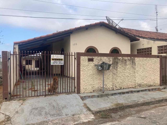 Casa 3 quartos e 1 banheiro, à venda, no bairro Residencial Comercial Cidade Vista Alegre em Pindamonhangaba