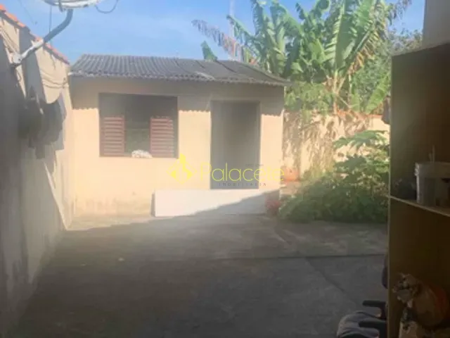 Casa 3 quartos e 1 banheiro, à venda, no bairro Residencial Comercial Cidade Vista Alegre em Pindamonhangaba