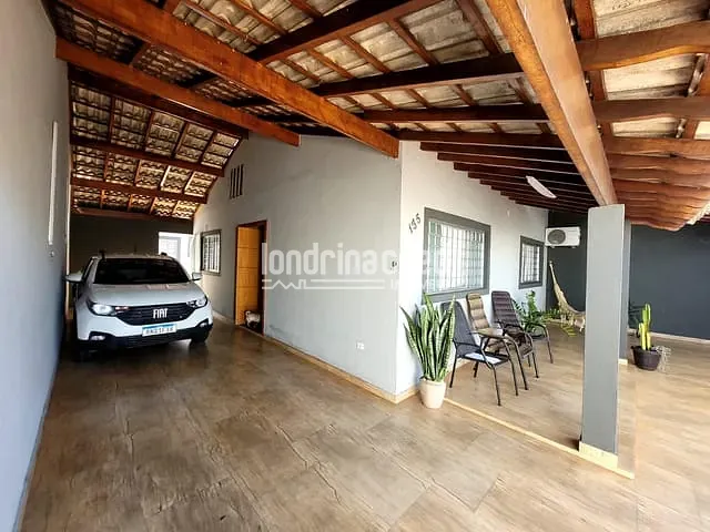 Casa com 200m² 3 quartos e 3 banheiros, à venda, no bairro Conjunto Habitacional Maria Cecília Serrano de Oliveira em Londrina