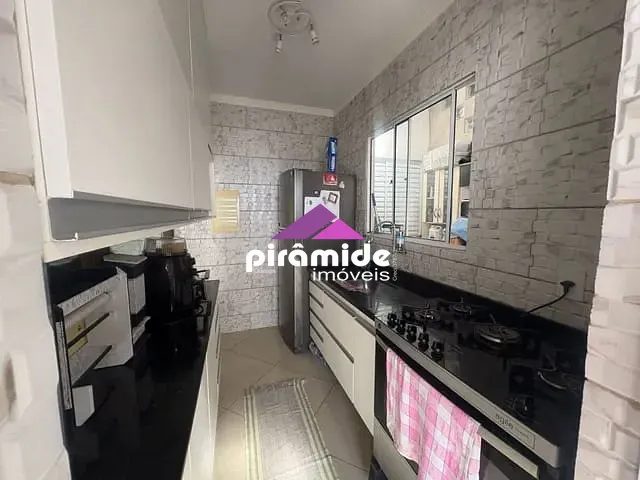 Casa com 145m² 3 quartos e 2 banheiros, à venda, no bairro Eugênio de Mello em São José dos Campos