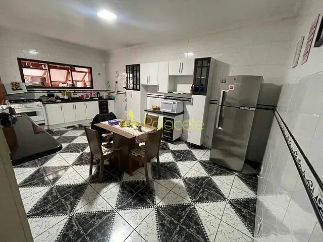 Casa 2 quartos e 4 banheiros, à venda, no bairro Residencial Campo Belo em Pindamonhangaba
