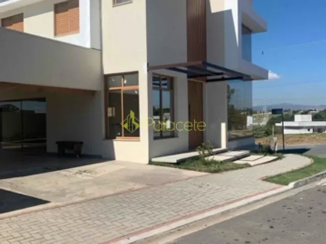 Casa 3 quartos e 5 banheiros, à venda, no bairro Loteamento Residencial e Comercial Bosque do Imperador em Pindamonhangaba