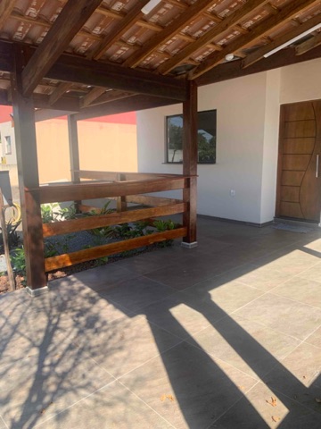 Casa 3 quartos e 3 banheiros, à venda, no bairro Condomínio Residencial e Comercial Laguna em Pindamonhangaba