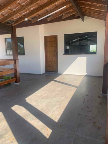 Casa 3 quartos e 3 banheiros, à venda, no bairro Condomínio Residencial e Comercial Laguna em Pindamonhangaba