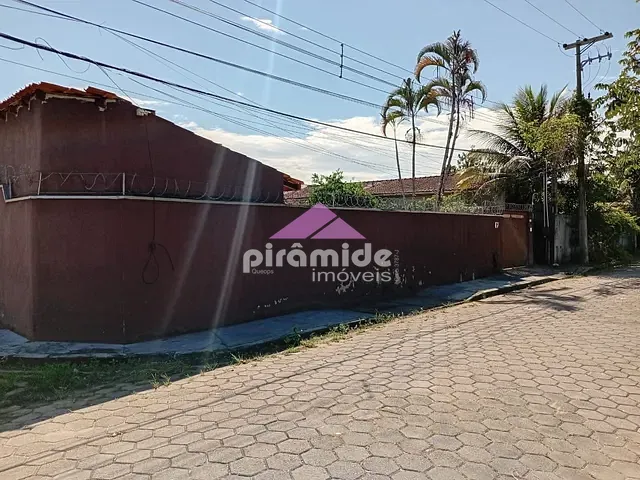 Casa com 500m² 4 quartos e 1 banheiro, à venda, no bairro Jardim Porto Novo em Caraguatatuba
