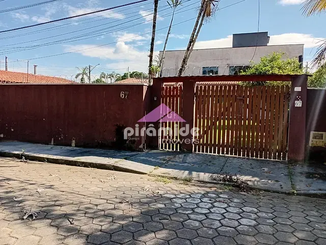 Casa com 500m² 4 quartos e 1 banheiro, à venda, no bairro Jardim Porto Novo em Caraguatatuba