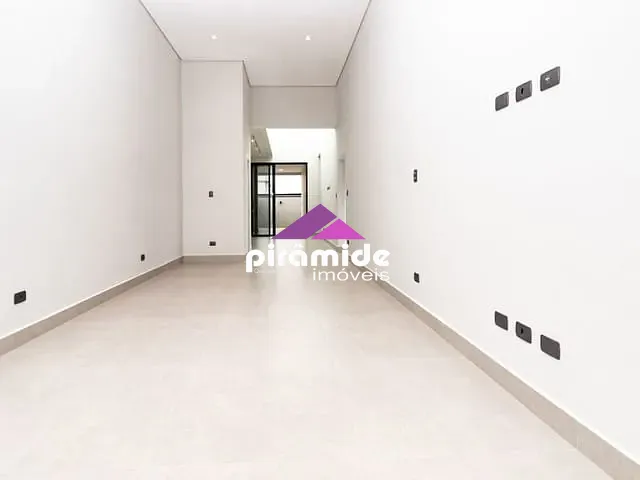 Casa com 212m², à venda, no bairro Jardim Jacinto em Jacareí