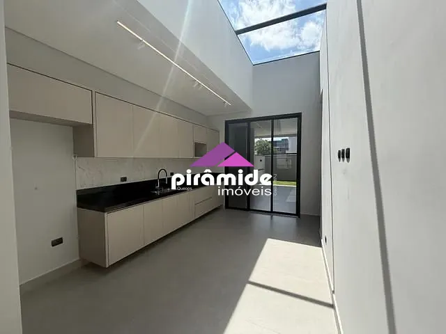 Casa com 212m², à venda, no bairro Jardim Jacinto em Jacareí