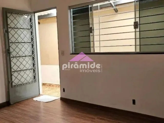 Casa com 200m² 2 quartos e 2 banheiros, à venda, no bairro Jardim Cruzeiro do Sul em São José dos Campos
