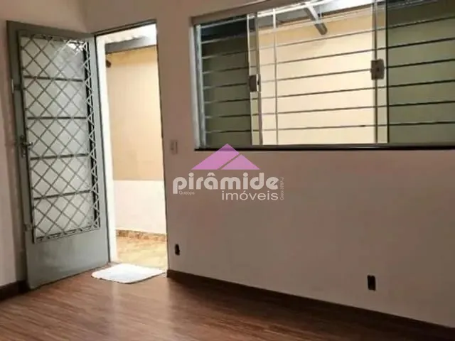Casa com 200m² 2 quartos e 2 banheiros, à venda, no bairro Jardim Cruzeiro do Sul em São José dos Campos