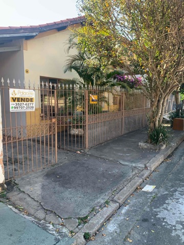 Casa com 254m² 3 quartos e 2 banheiros, à venda, no bairro Parque São Domingos em Pindamonhangaba