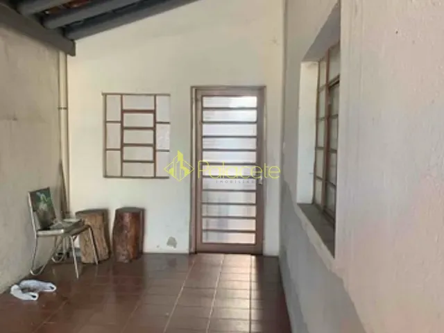 Casa com 254m² 3 quartos e 2 banheiros, à venda, no bairro Parque São Domingos em Pindamonhangaba
