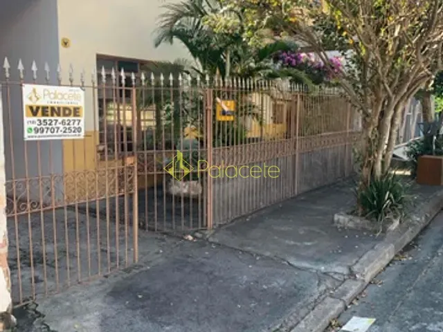 Casa com 254m² 3 quartos e 2 banheiros, à venda, no bairro Parque São Domingos em Pindamonhangaba