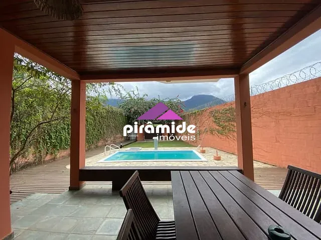Casa com 500m² 4 quartos e 4 banheiros, à venda, no bairro Massaguaçu em Caraguatatuba
