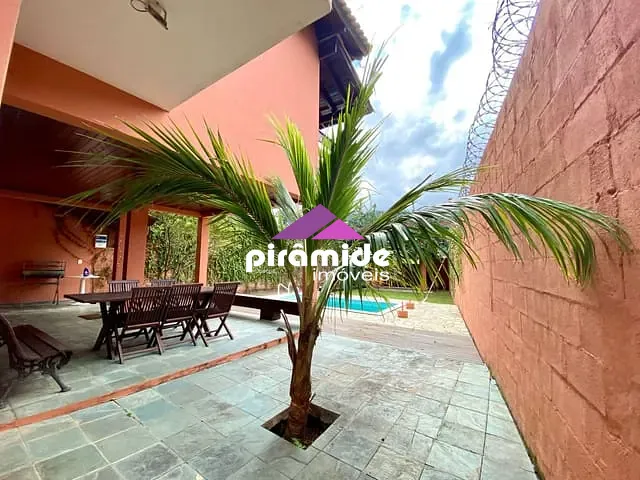 Casa com 500m² 4 quartos e 4 banheiros, à venda, no bairro Massaguaçu em Caraguatatuba