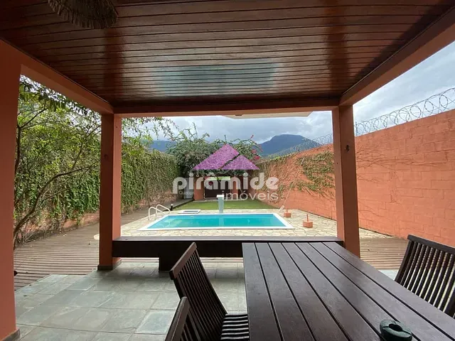 Casa com 500m² 4 quartos e 4 banheiros, à venda, no bairro Massaguaçu em Caraguatatuba