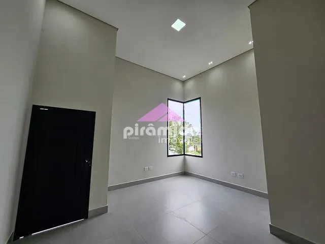 Casa com 300m² 3 quartos e 2 banheiros, à venda, no bairro Condomínio Terras do Vale em Caçapava