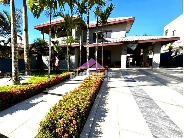Casa com 1000m² 6 quartos e 4 banheiros, à venda ou para alugar, no bairro Tabatinga em Caraguatatuba