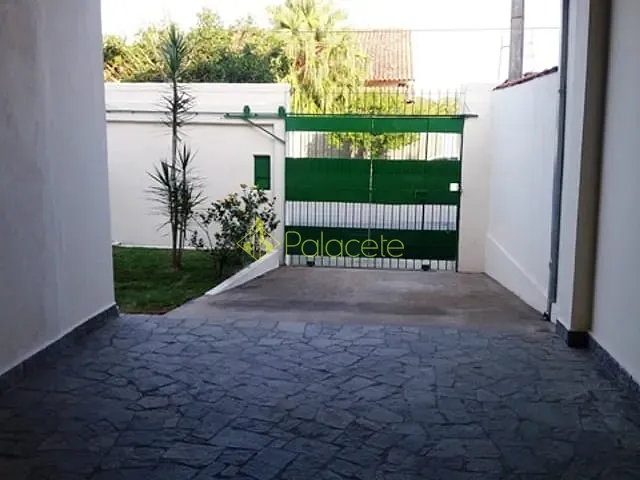 Casa com 675m² 3 quartos e 2 banheiros, à venda, no bairro Jardim Residencial Doutor Lessa em Pindamonhangaba
