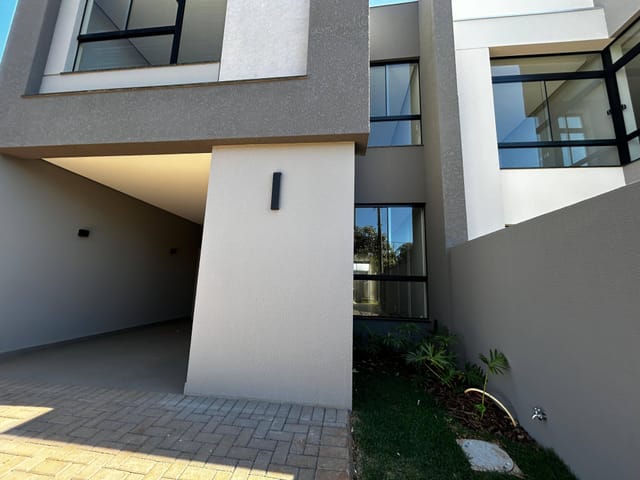 Foto do Casa - Sobrado 3 suítes no Cond. Morada das Flores, Cambé – Pé direito duplo, gourmet integrado, energia fotovoltaica e garagem p/ até 3 carros | Londrina Cred Imóveis