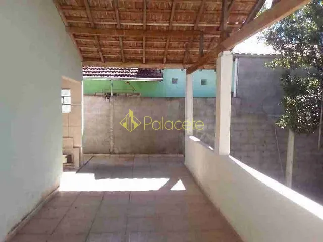 Casa com 200m² 2 quartos e 1 banheiro, à venda, no bairro Jardim Santa Cecília em Pindamonhangaba