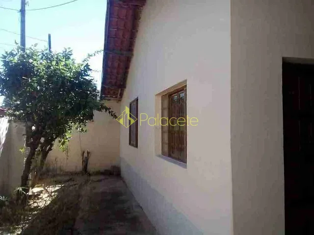 Casa com 200m² 2 quartos e 1 banheiro, à venda, no bairro Jardim Santa Cecília em Pindamonhangaba