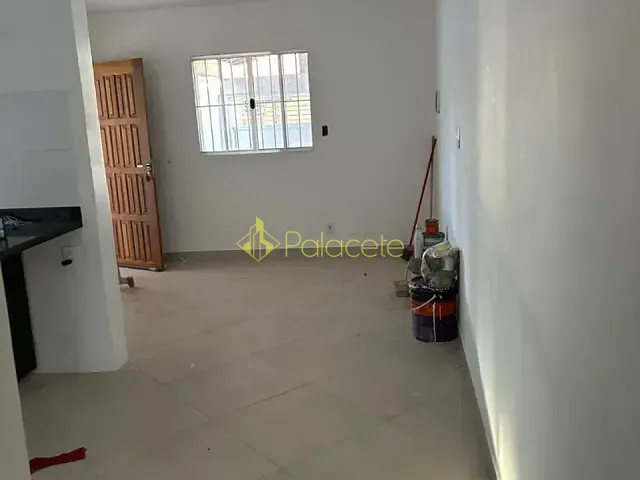 Casa 2 quartos e 1 banheiro, à venda, no bairro Residencial Mombaça I em Pindamonhangaba