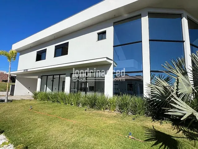 Casa com 300m² 3 quartos e 5 banheiros, à venda, no bairro CONDOMÍNIO ARANGUÁ em Londrina
