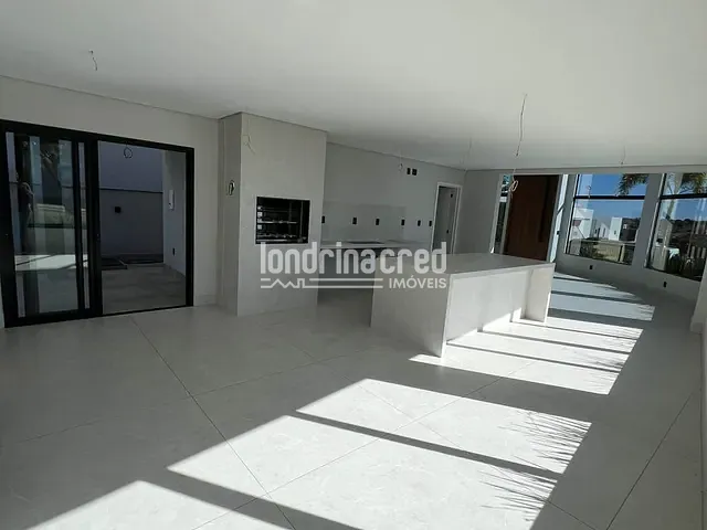 Casa com 300m² 3 quartos e 5 banheiros, à venda, no bairro CONDOMÍNIO ARANGUÁ em Londrina