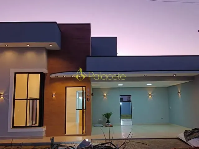 Casa 3 quartos e 2 banheiros, à venda, no bairro Piracangaguá em Taubaté