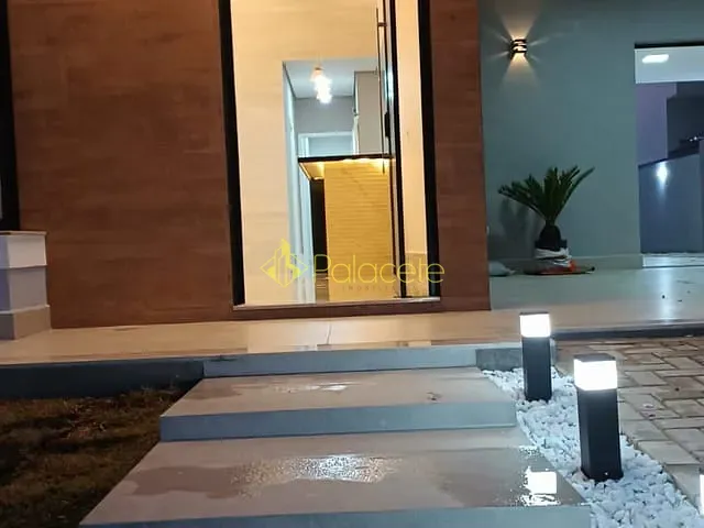 Casa 3 quartos e 2 banheiros, à venda, no bairro Piracangaguá em Taubaté